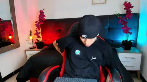 AdamsWalkerr  online show from March 30, 2026, 12:28 pm