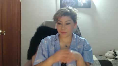 Snapshot of adan_romanoff chatting on October 11, 2025, 8:46 am adan_romanoff online show from October 11, 2025, 8:46 am