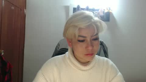 Snapshot of adan_romanoff chatting on October 16, 2025, 7:42 am adan_romanoff online show from October 16, 2025, 7:42 am