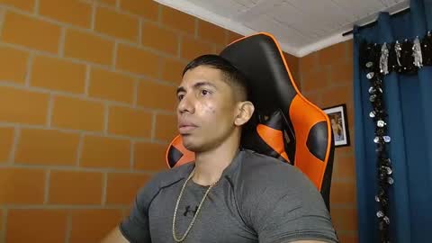 Adan Sin online show from February 18, 2025, 3:32 pm