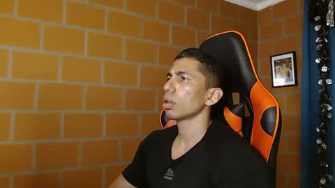 Adan Sin online show from February 25, 2025, 6:31 pm