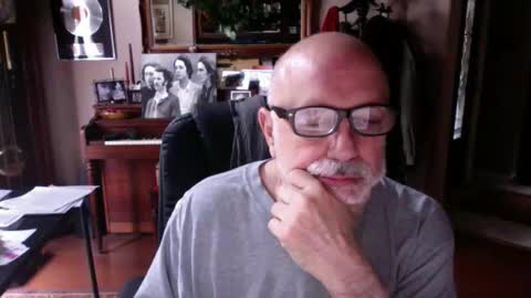 add_me_2 online show from May 9, 2026, 1:49 pm