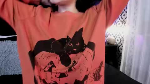 Ade  online show from October 2, 2025, 7:54 pm