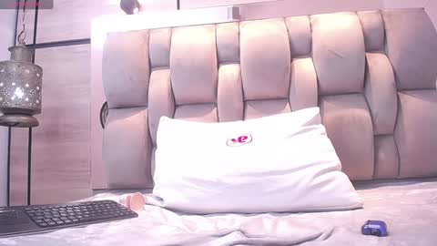 adela chase online show from February 3, 2025, 7:51 am