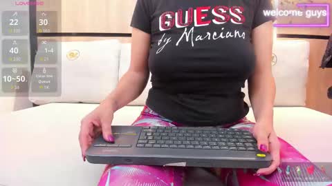 adela chase online show from October 7, 2025, 2:53 am