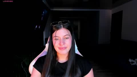 Adela Parker  online show from April 28, 2026, 7:52 pm