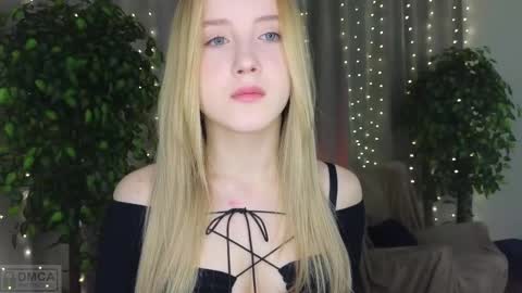 Adele online show from February 28, 2025, 7:14 pm