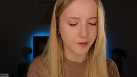 Snapshot of adele_armas chatting on February 12, 2026, 9:43 pm Adele online show from February 12, 2026, 9:43 pm