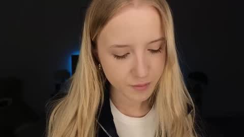 Adele online show from April 19, 2026, 8:44 pm