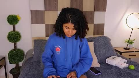 Andrea online show from February 12, 2025, 12:01 pm