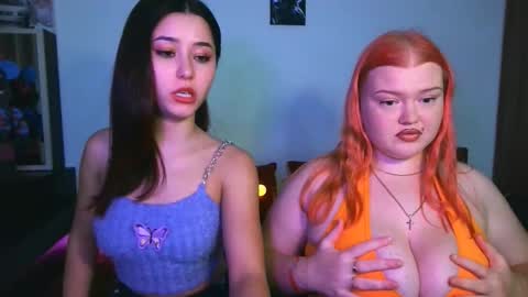 Snapshot of adele_kiara chatting on October 22, 2025, 1:28 am adele_kiara online show from October 22, 2025, 1:28 am