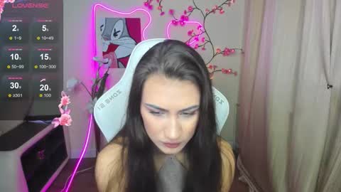 Snapshot of adeleluu chatting on December 1, 2025, 2:05 am Adel online show from December 1, 2025, 2:05 am