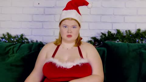 adelemoor online show from December 12, 2024, 9:15 pm