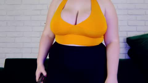 adelemoor online show from February 10, 2025, 1:46 am