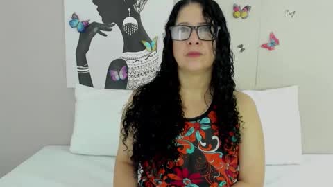 Adele Smithh online show from November 29, 2025, 11:57 am