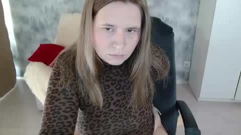 adelinalawson online show from April 1, 2026, 10:16 am