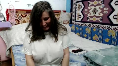 adelinemilf online show from March 31, 2026, 4:40 pm