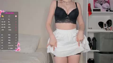 Snapshot of adelins_peach chatting on January 15, 2026, 11:04 am adelins_peach online show from January 15, 2026, 11:04 am