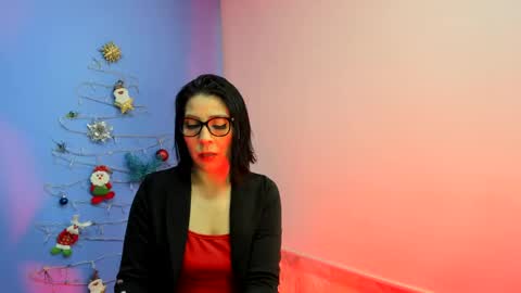 Adelle online show from December 12, 2024, 11:18 am