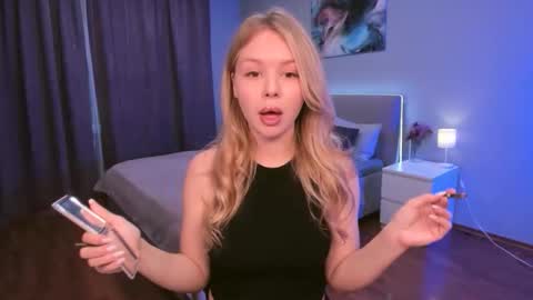 Snapshot of adelllovely chatting on September 10, 2025, 11:43 am adelllovely online show from September 10, 2025, 11:43 am