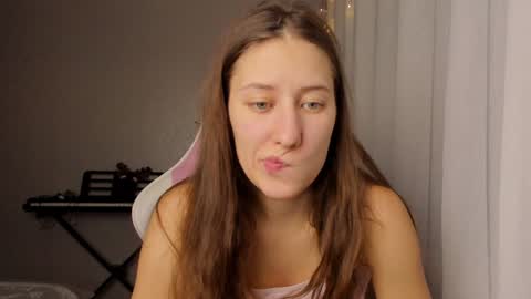 Snapshot of adellqueen chatting on December 11, 2024, 10:38 pm Adell online show from December 11, 2024, 10:38 pm