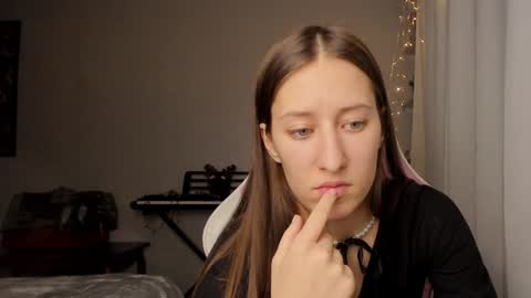 Snapshot of adellqueen chatting on December 26, 2024, 10:31 pm Adell online show from December 26, 2024, 10:31 pm