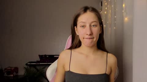 Snapshot of adellqueen chatting on January 3, 2025, 10:40 pm Adell online show from January 3, 2025, 10:40 pm