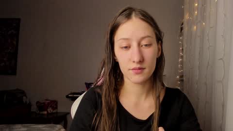 Snapshot of adellqueen chatting on January 5, 2025, 10:29 pm Adell online show from January 5, 2025, 10:29 pm