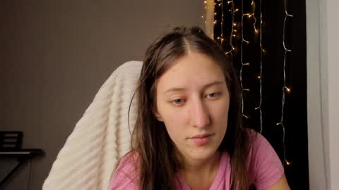 Snapshot of adellqueen chatting on January 9, 2025, 10:41 pm Adell online show from January 9, 2025, 10:41 pm