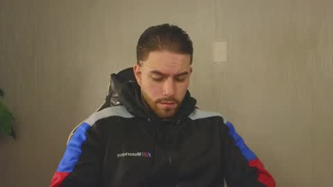 Ades online show from October 25, 2025, 11:40 am