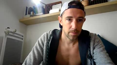 adibou13 online show from February 25, 2026, 9:08 am