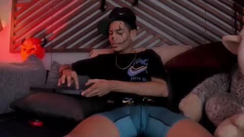 adonis_wb online show from October 20, 2025, 10:32 pm