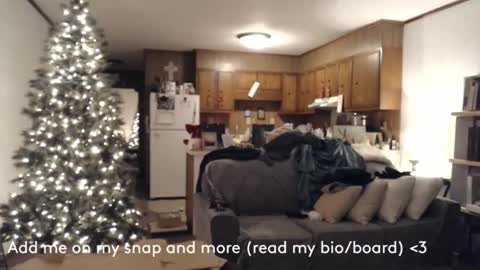 adorable22 online show from December 17, 2024, 5:18 am