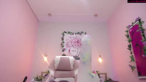 Adri  online show from July 8, 2026, 1:26 pm