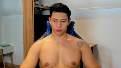 Snapshot of adrian_del_mar chatting on May 26, 2026, 10:39 pm Adrian del Mar online show from May 26, 2026, 10:39 pm