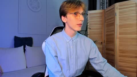 Snapshot of adrian_di chatting on December 9, 2024, 4:15 pm Adrian online show from December 9, 2024, 4:15 pm