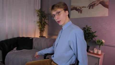 Snapshot of adrian_di chatting on December 10, 2024, 11:00 am Adrian online show from December 10, 2024, 11:00 am