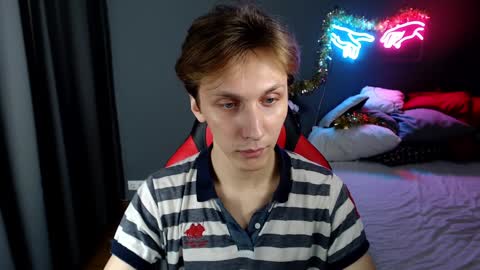 Snapshot of adrian_di chatting on December 13, 2024, 5:10 pm Adrian online show from December 13, 2024, 5:10 pm
