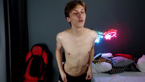 Snapshot of adrian_di chatting on December 13, 2024, 8:15 pm Adrian online show from December 13, 2024, 8:15 pm