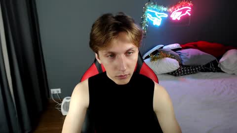 Snapshot of adrian_di chatting on December 14, 2024, 11:07 am Adrian online show from December 14, 2024, 11:07 am