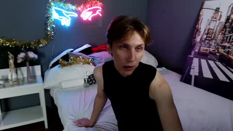 Snapshot of adrian_di chatting on December 14, 2024, 2:10 pm Adrian online show from December 14, 2024, 2:10 pm