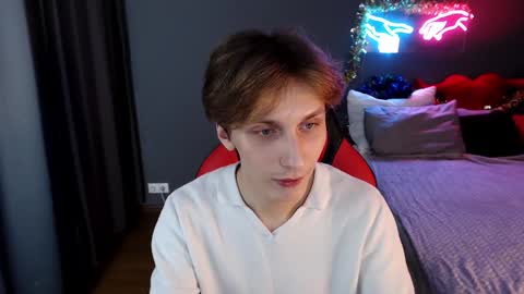 Snapshot of adrian_di chatting on December 15, 2024, 4:04 pm Adrian online show from December 15, 2024, 4:04 pm