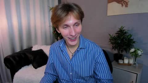 Snapshot of adrian_di chatting on December 17, 2024, 3:49 pm Adrian online show from December 17, 2024, 3:49 pm