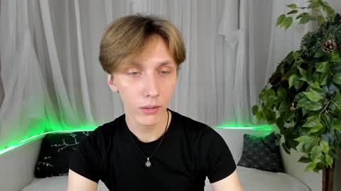 Snapshot of adrian_di chatting on December 18, 2024, 3:55 pm Adrian online show from December 18, 2024, 3:55 pm