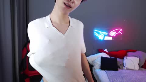 Snapshot of adrian_di chatting on December 20, 2024, 9:00 am Adrian online show from December 20, 2024, 9:00 am