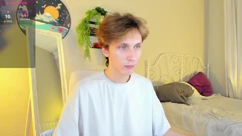 Snapshot of adrian_di chatting on December 31, 2024, 5:55 am Adrian online show from December 31, 2024, 5:55 am