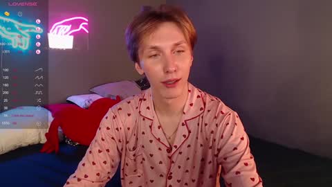 Snapshot of adrian_di chatting on January 18, 2025, 7:37 pm Adrian online show from January 18, 2025, 7:37 pm