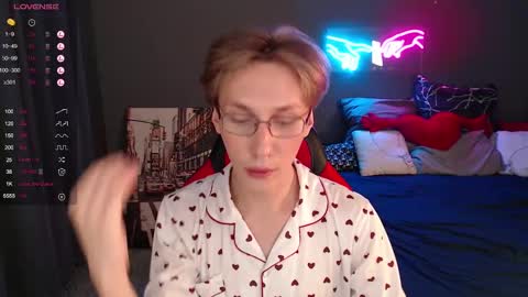 Snapshot of adrian_di chatting on January 27, 2025, 3:39 pm Adrian online show from January 27, 2025, 3:39 pm
