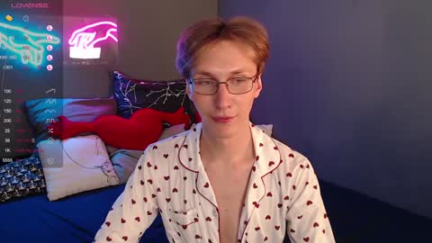Snapshot of adrian_di chatting on January 27, 2025, 6:41 pm Adrian online show from January 27, 2025, 6:41 pm