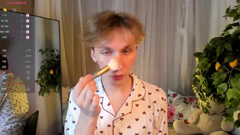 Snapshot of adrian_di chatting on January 30, 2025, 4:02 pm Adrian online show from January 30, 2025, 4:02 pm